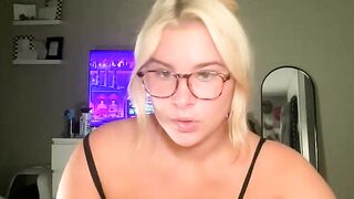 livvymack - Chaturbate Online Stream rich smiles pussy best
