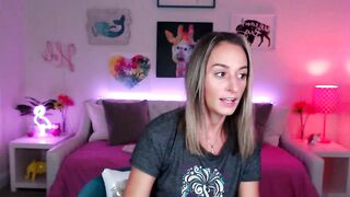 holihurricane - Chaturbate Online Stream perfecttits femdom feetshow tightpussy