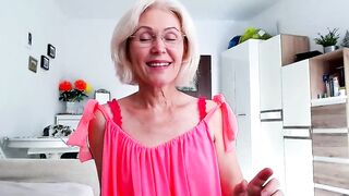 jasmin18v - Chaturbate Stream pinkhair rollthedice bi multigoal