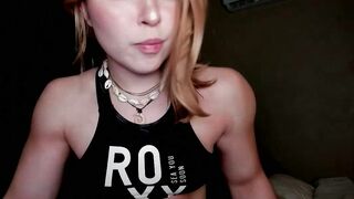 vanillalivitski - New Chaturbate  Live interaction groupshow spanks barefeet