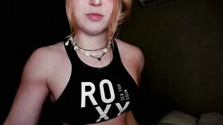 vanillalivitski - New Chaturbate  Live interaction groupshow spanks barefeet