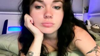 queencassidyy - Live Chaturbate Real-time footage deep brownhair bimbo