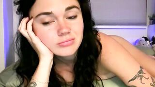 queencassidyy - Live Chaturbate Real-time footage deep brownhair bimbo