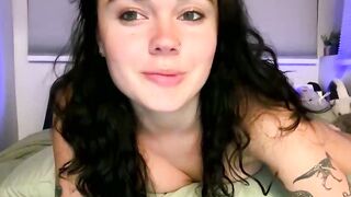 queencassidyy - Live Chaturbate Real-time footage deep brownhair bimbo