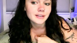 queencassidyy - Live Chaturbate Real-time footage deep brownhair bimbo
