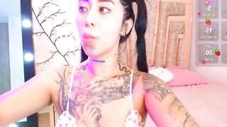 hilary_jones_22 - Live Chaturbate model sissy Virtual stream tokens