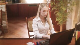 Kitty Queen Nata Gold Deep Ass HighQuality Brunette Blonde Bigass Smalltits Masturbation Lesbian r nNative 4K 2160p