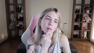 Serphelia - Porn Video [Myfreecams]: curvaceous hips, domi, alluring porn slut