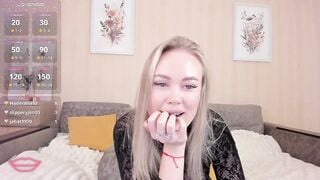 MollyWillow - Porn Video [Bongacams]: seductive pleasure, vibrant content creator, shaved