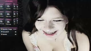 FrirenLovv - Porn Video [Bongacams]: enchanting derriere, luscious glutes, intense passion