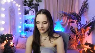 Anna_Leah - Porn Video [Myfreecams]: playful, striking goddess, seductive hips