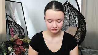 Lexi_Bloom - Porn Video [Myfreecams]: enchanting beauty, hourglass figure, engaging streamer