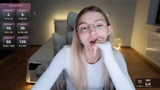 Daisyy - Porn Video [Myfreecams]: voluptuous ass, sultry whispers, elegant buttocks