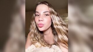 Elisavetaa - Porn Video [Bongacams]: popular internet personality, energetic streamer, trembling sensations