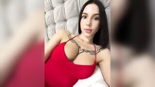 BabyDarii - Porn Video [Bongacams]: dynamic broadcaster, toned silhouette, striptease