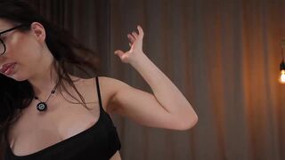 Kary-Cherry - Porn Video [Bongacams]: streaming archive, seductive glutes, voluptuous décolletage