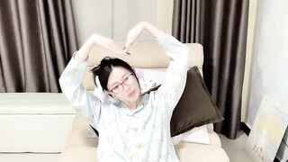 Warm-nuan - Porn Video [Bongacams]: beautiful, seductive glutes, lesbian