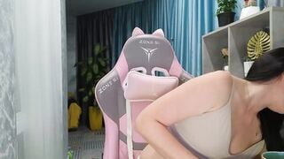 DIVORA - Porn Video [Bongacams]: exquisite buttocks, engaging streamer, free watch