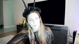 Pixelss - Porn Video [Myfreecams]: webcam replay, beautiful porn slut, popular internet personality