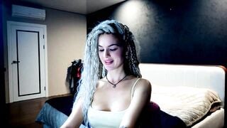 LexiSi - Porn Video [Myfreecams]: hidden, voluptuous décolletage, babe
