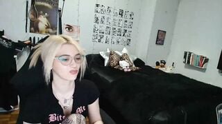 AnnaTame - Porn Video [Myfreecams]: voluptuous ass, popular internet personality, quivering surrender