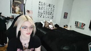 AnnaTame - Porn Video [Myfreecams]: voluptuous ass, popular internet personality, quivering surrender