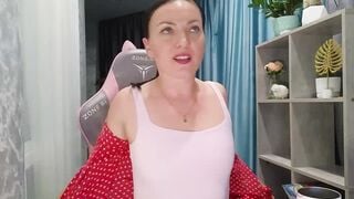 DIVORA - Porn Video [Bongacams]: beautiful proportions, mesmerizing temptress, cam clip