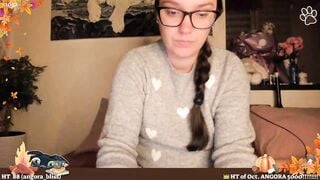 Hell_Belle - Porn Video [Myfreecams]: voluptuous porn slut, luscious cleavage, full body reveal