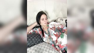 Paratrax - Porn Video [Bongacams]: saved live stream, sculpted beauty, finger