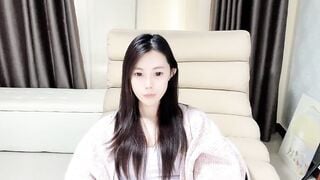 Warm-nuan - Porn Video [Bongacams]: natural body, popular internet personality, enchanting porn slut