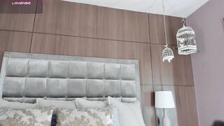 nicolelopez - Porn Video [Bongacams]: captivating rear, radiant booty, exquisite bottom
