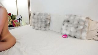Sarawhitee - Porn Video [Bongacams]: lively cam slut, energetic personality, shapely silhouette