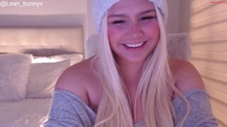 leah_bunny - Video  [Chaturbate] tetas Curvaceous figure body-massage