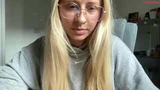 jessicastainless - Video  [Chaturbate] Beautiful Curves masturbating tongue